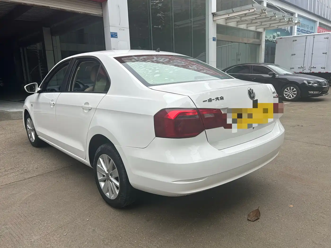 Volkswagen Jetta 2013 1.6L Automatic Comfort фото 5
