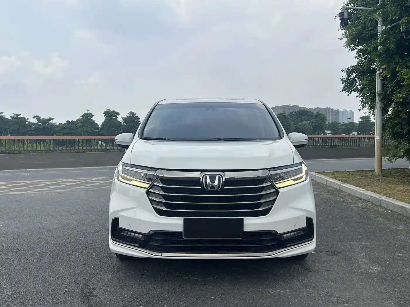 Фото 3 - Honda Odyssey