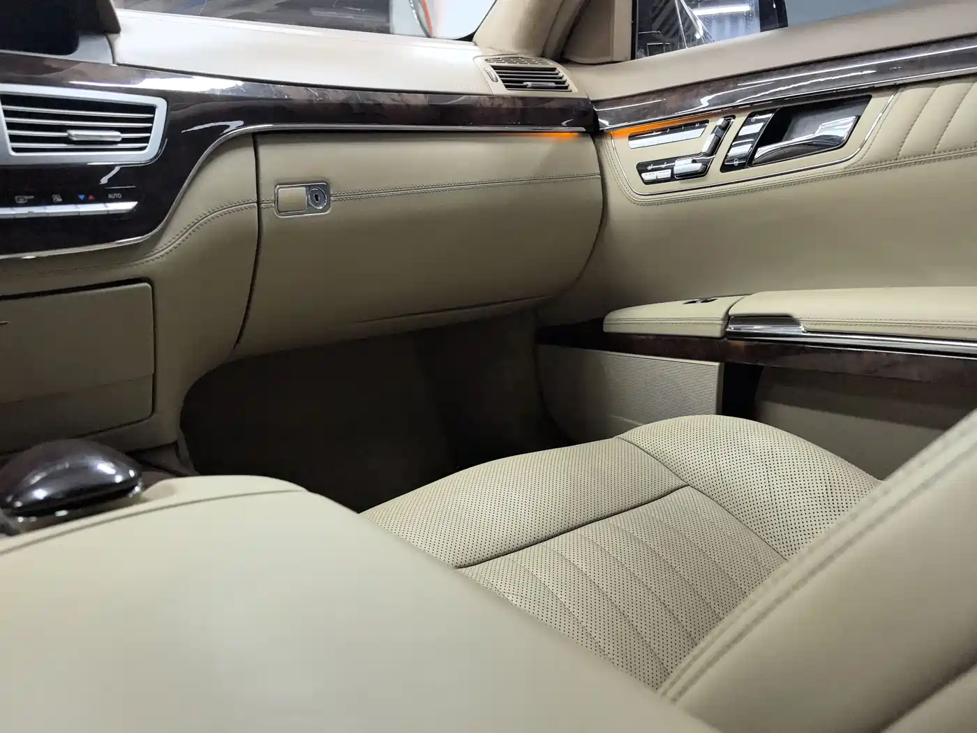 Mercedes-Benz S-Class 2010 S 600 L фото 11