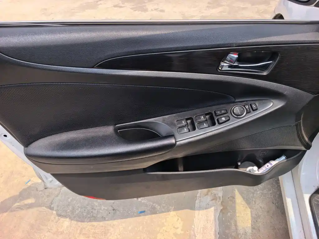 Hyundai Sonata 2014 2013 2.0L Automatic Luxury Edition