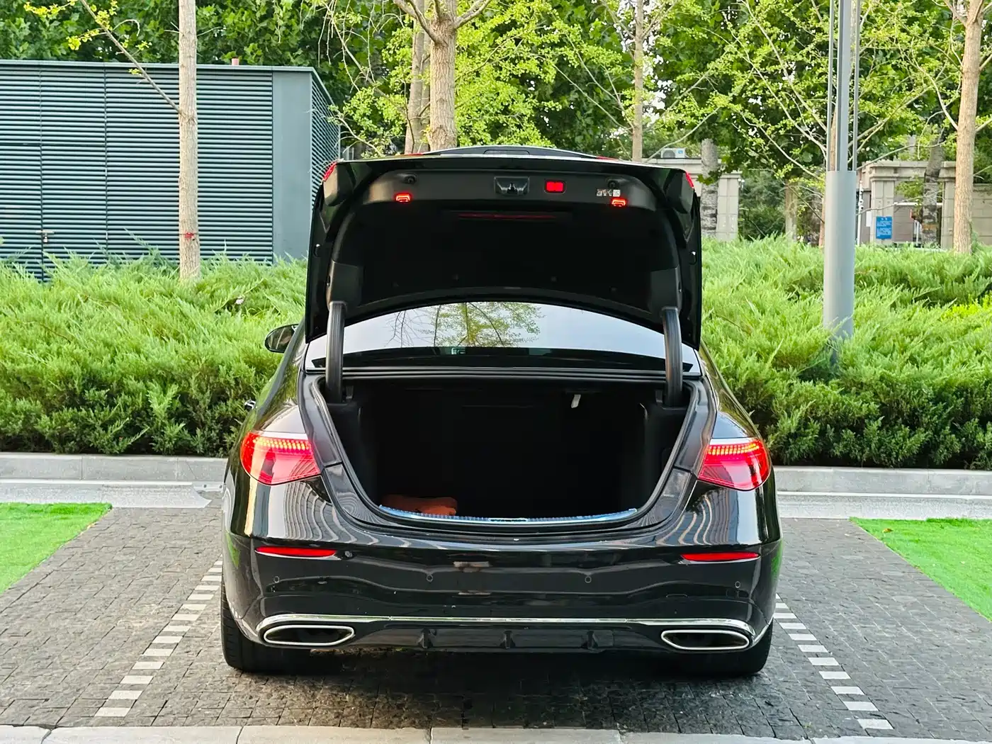 Фото 24 - Mercedes-Benz S-Class