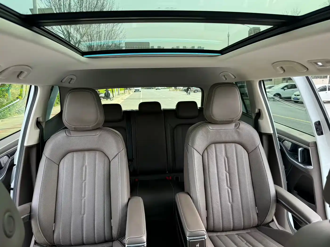 Volkswagen Viloran 2020 330TSI Luxury Edition фото 7