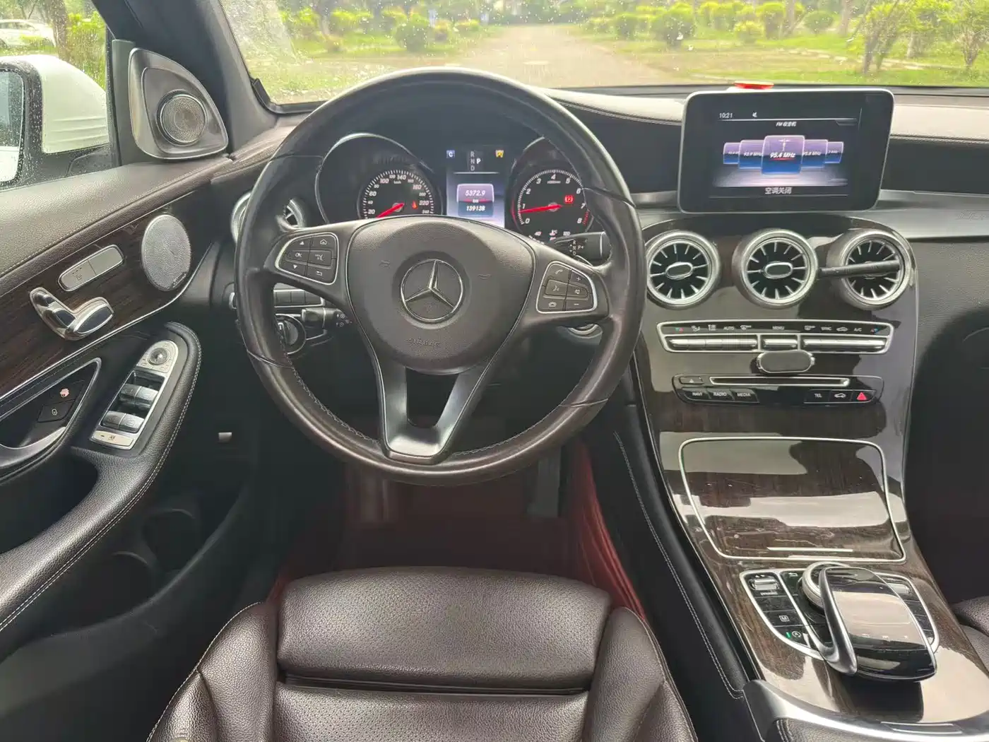 Mercedes-Benz GLC 2017 GLC 260 4MATIC Luxury фото 7