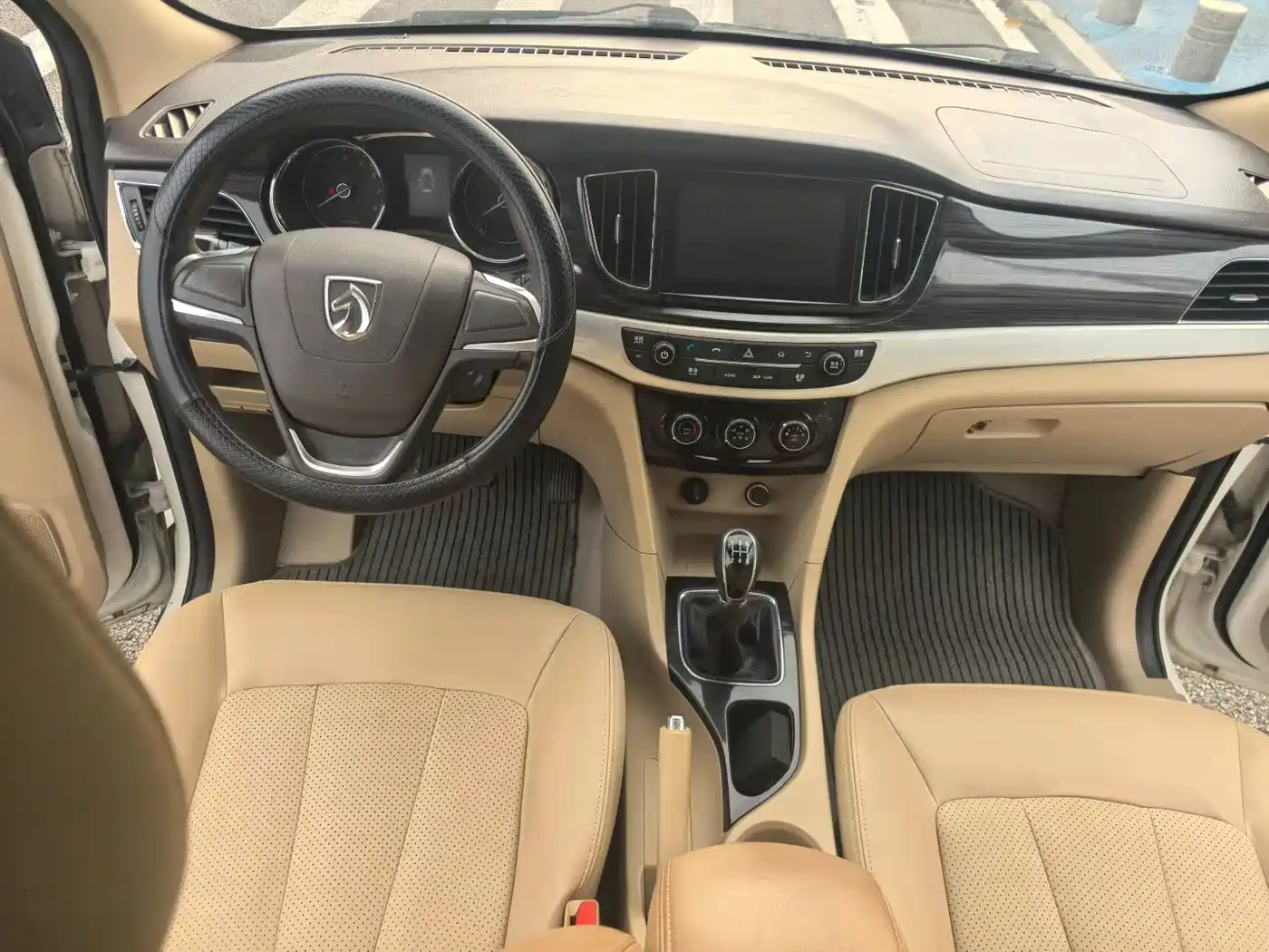 Фото 7 - Baojun 730