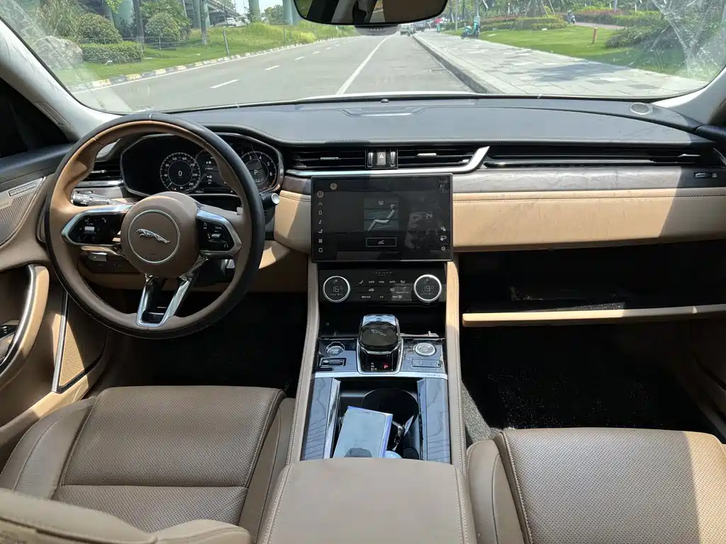 Jaguar XFL 2025 2024 2.0T P250 2WD Premium Luxury