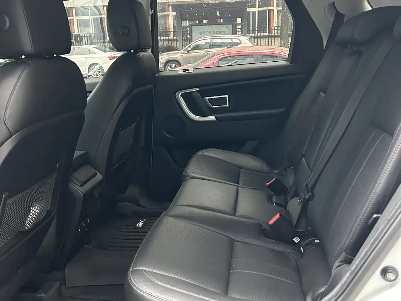 Land Rover Discovery Sport 2018 240PS HSE Edition фото 13