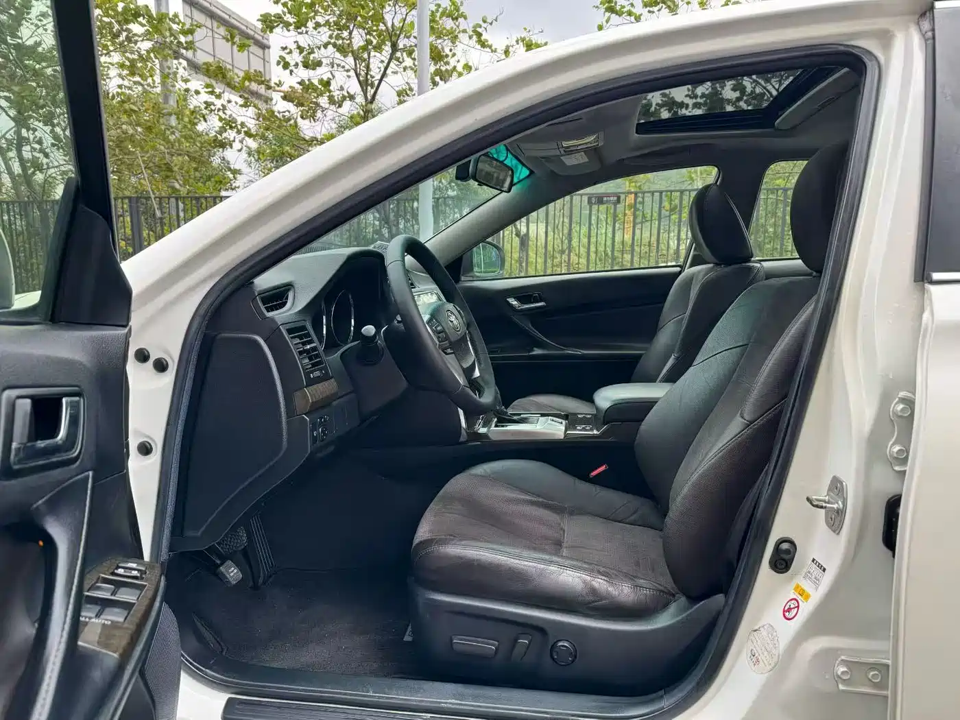 Toyota Reiz 2013 2.5V Premium Edition фото 4