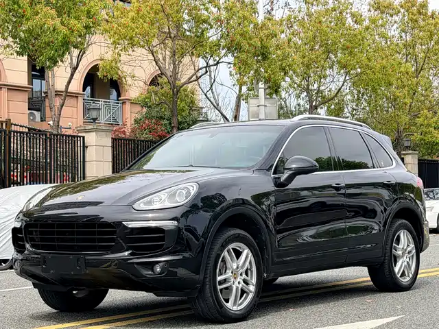 PORSCHE CAYENNE