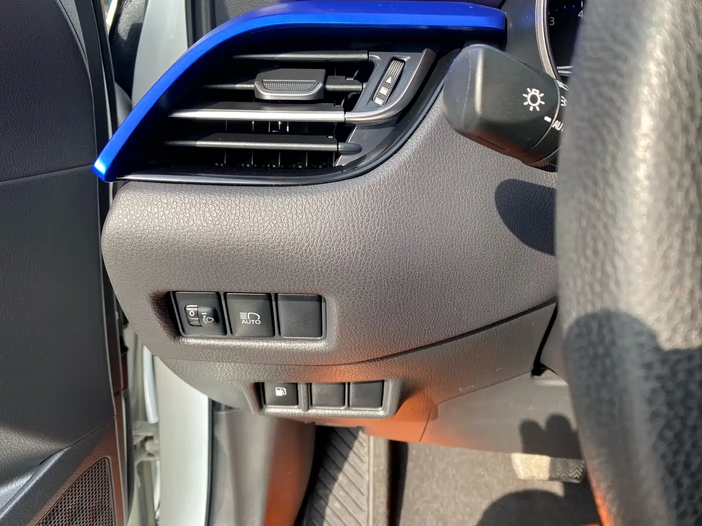 Toyota C-HR 2021 2020 Model 2.0L Leading
