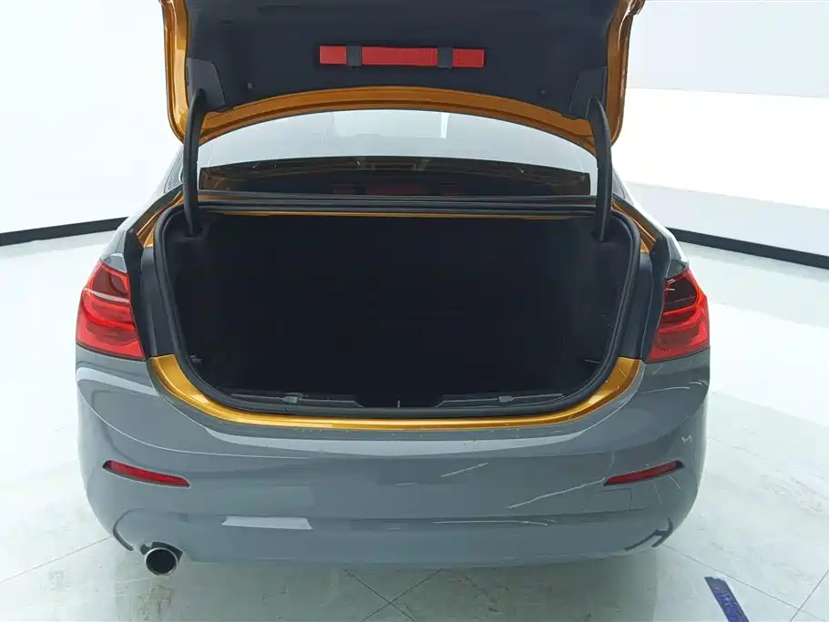 BMW 1 Series 2018 118i Fashion Edition фото 4