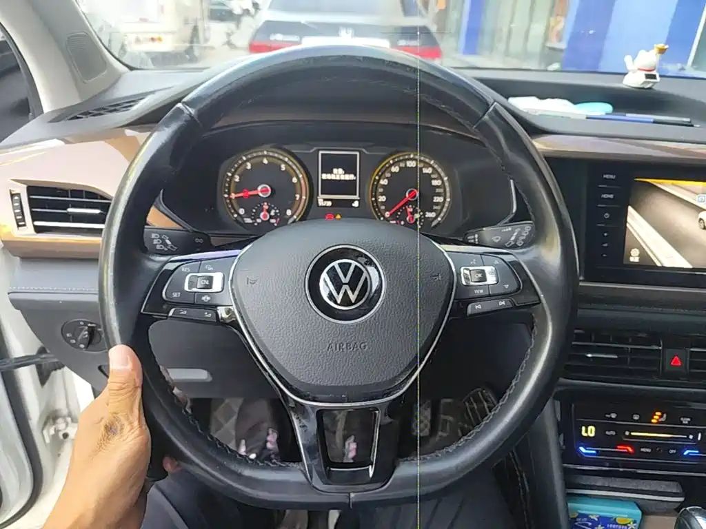VOLKSWAGEN TUYUE