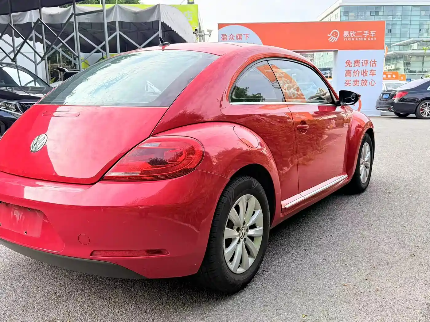 Volkswagen Beetle 2016 Model 180TSI Club Edition фото 9
