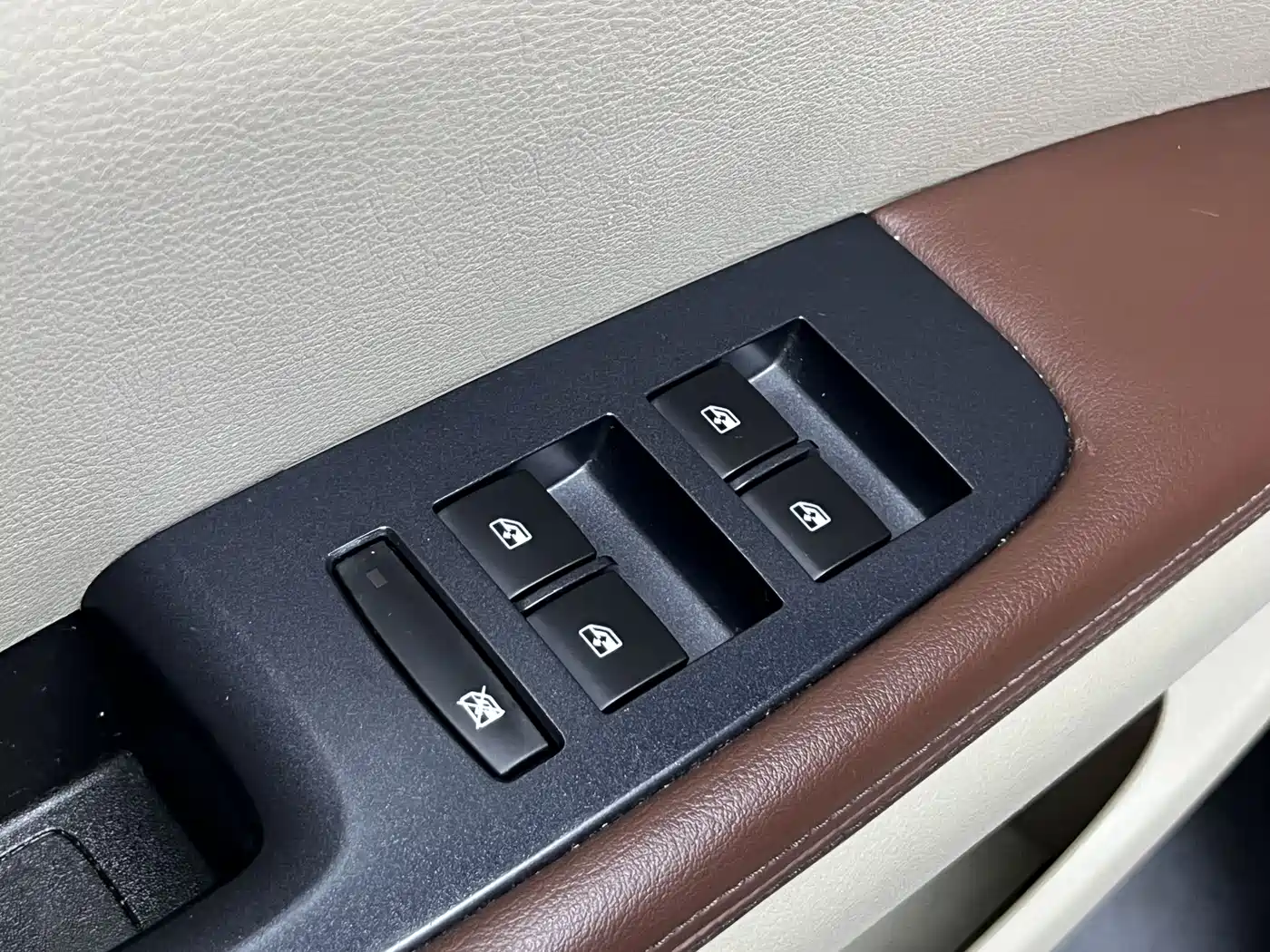 Buick GL8 2018 28T Comfort China VI фото 16