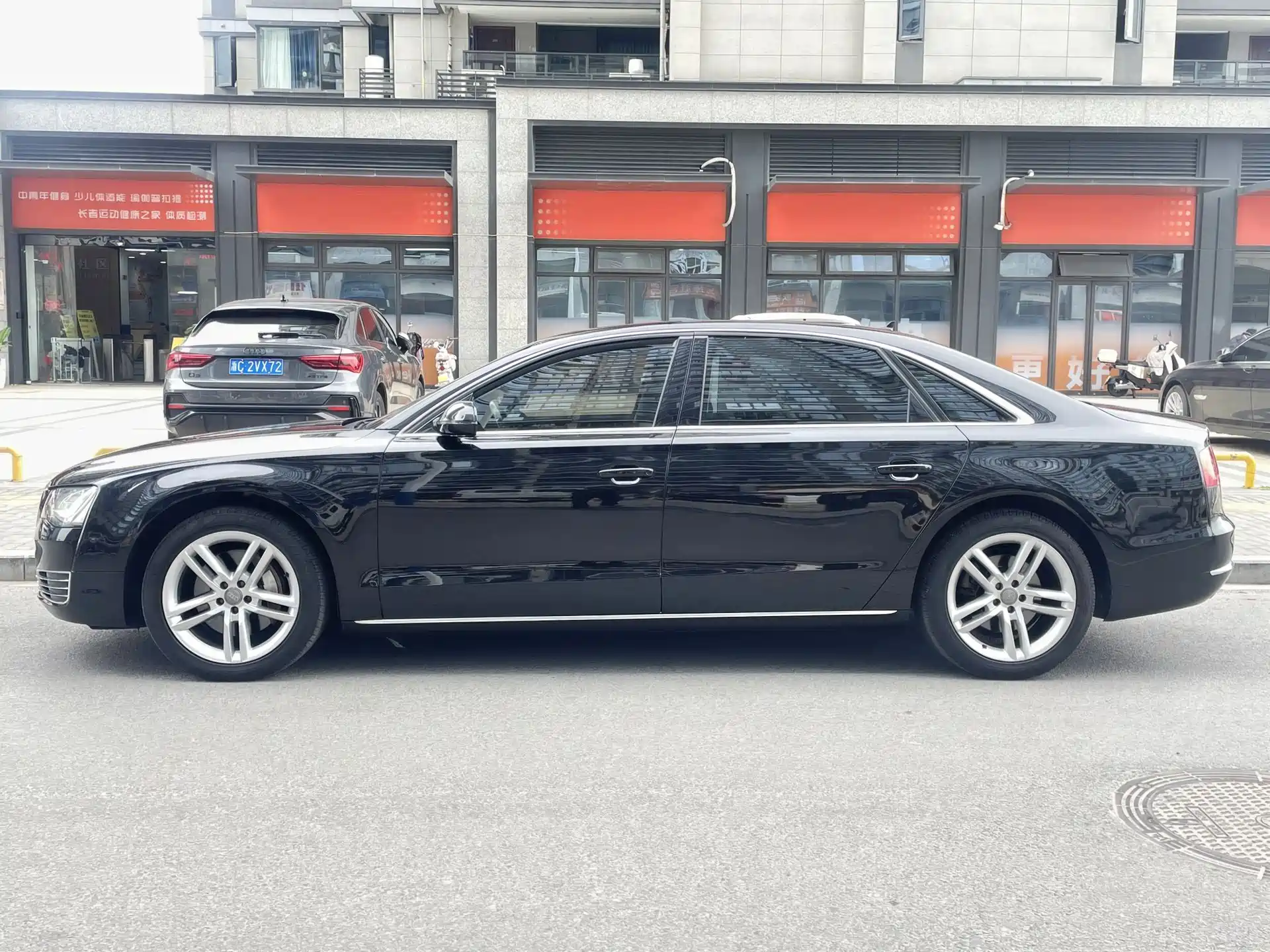 Фото 4 - Audi A8
