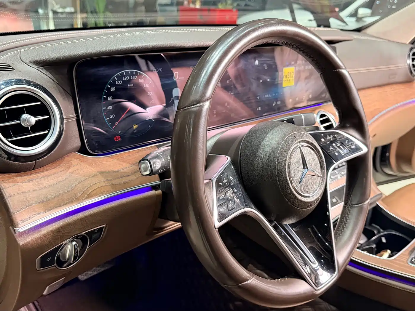 Mercedes-Benz E-Class 2021 E 300 L Luxury фото 12