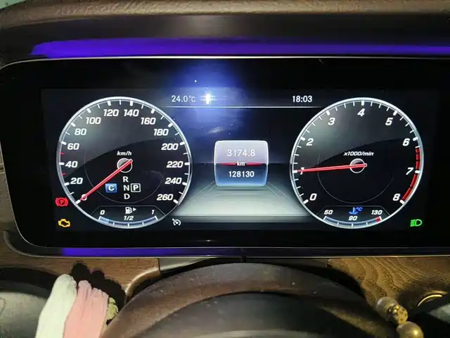 Mercedes-Benz E-Class 2019 E 200 L — фото 4