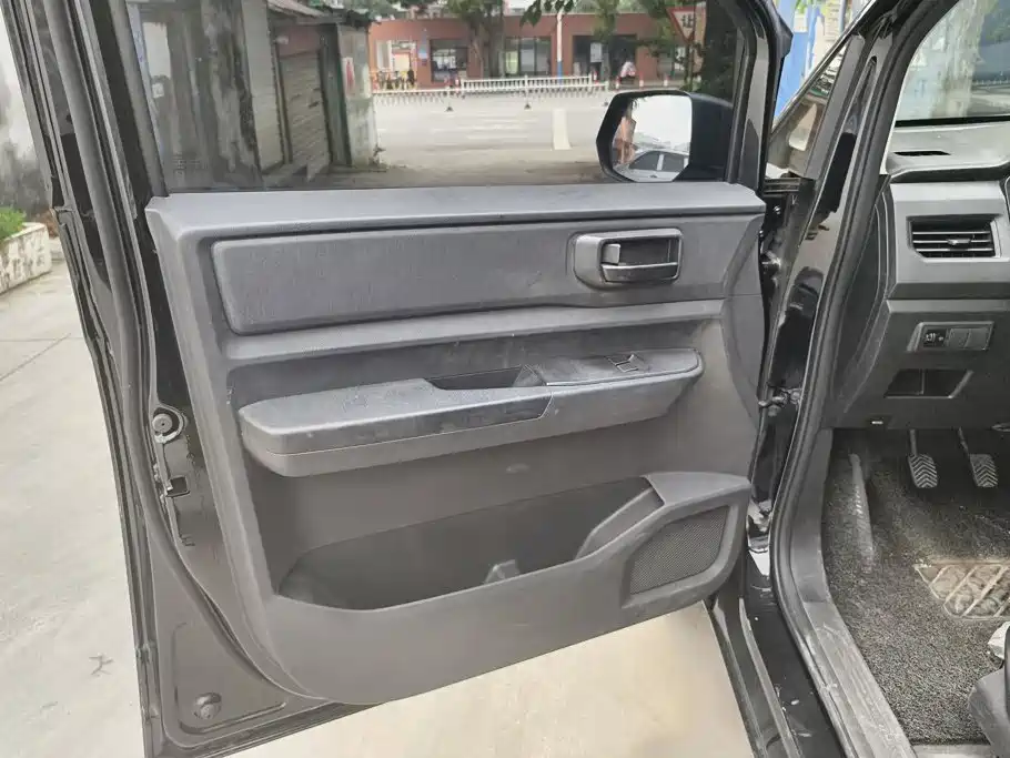 Wuling Motors Wuling Hongguang PLUS 2023 2020 1.5L Manual Standard 5-seater