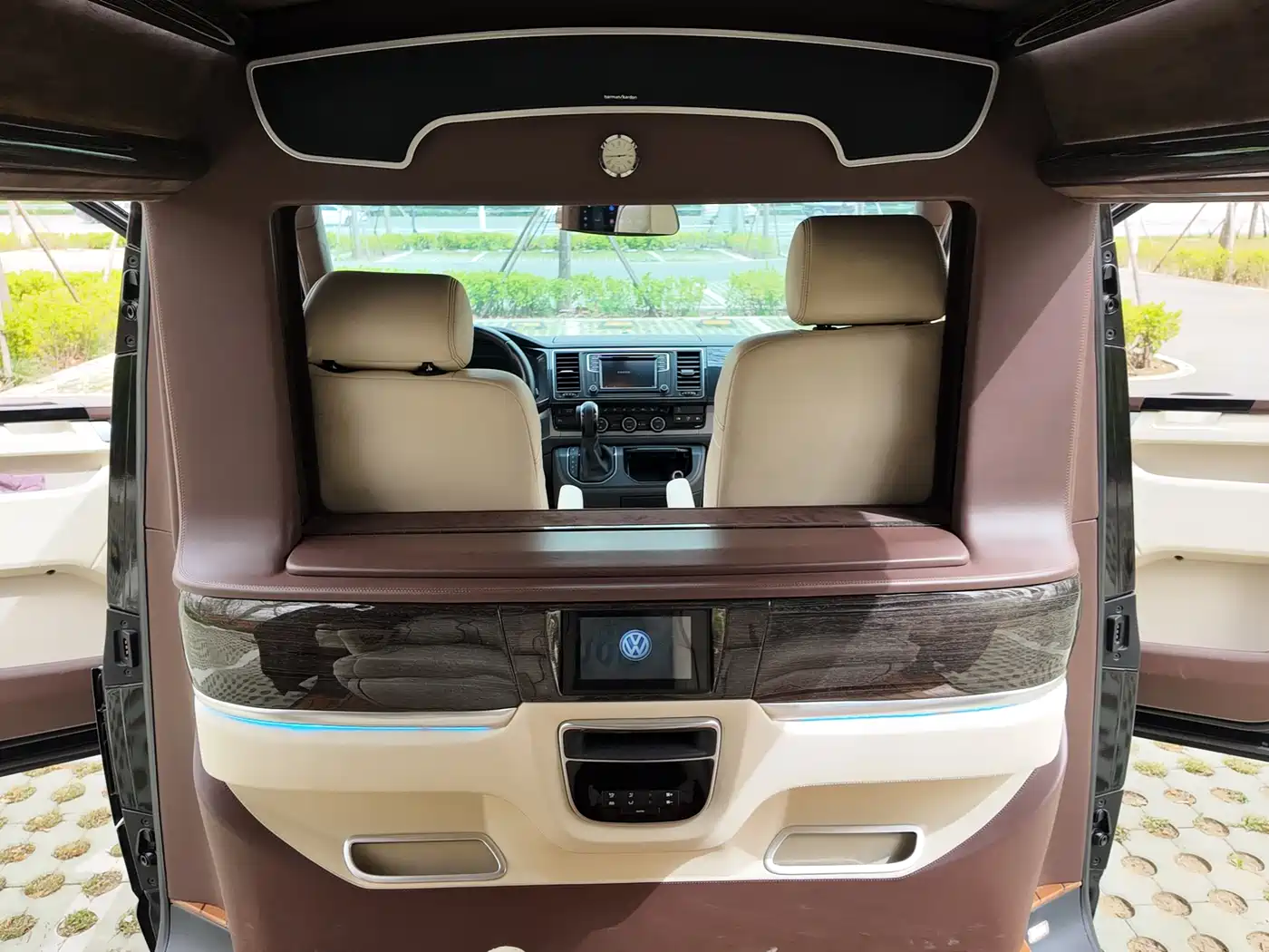 Volkswagen Caravelle 2018 2.0TSI 4WD Luxury Edition 7-Seater фото 19