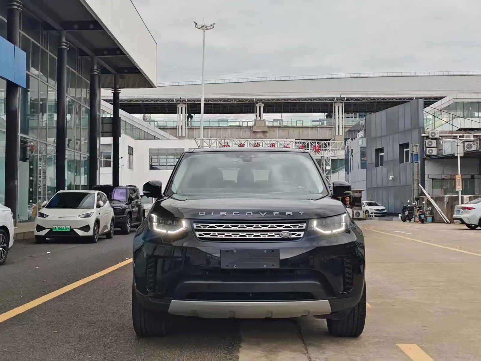 Photo 2 - Land Rover Discovery