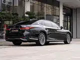 Фото 3 - Lexus LS