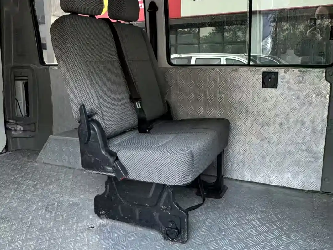 Iveco Daily 2017 2017 Model 2.5T A35 Bus 5-7 Seats 47Z5