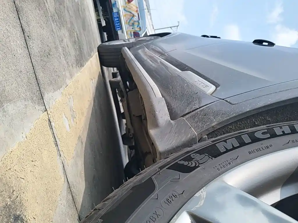 Photo 21 - Cadillac XT6