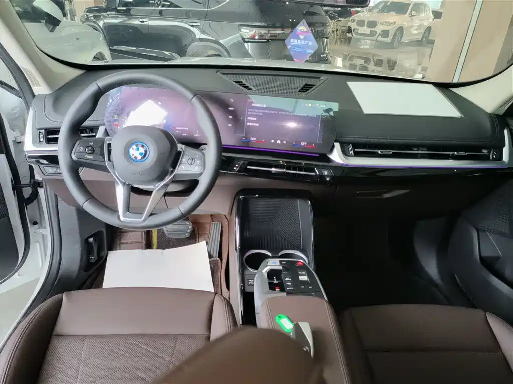 BMW iX1 2023 eDrive25L X Design Package фото 13