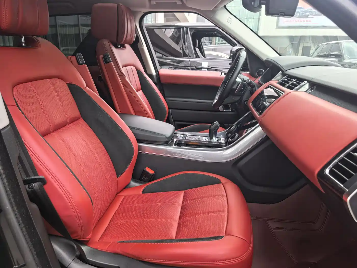 Land Rover Range Rover Sport 2022 3.0 L6 Gloss Black Edition фото 15