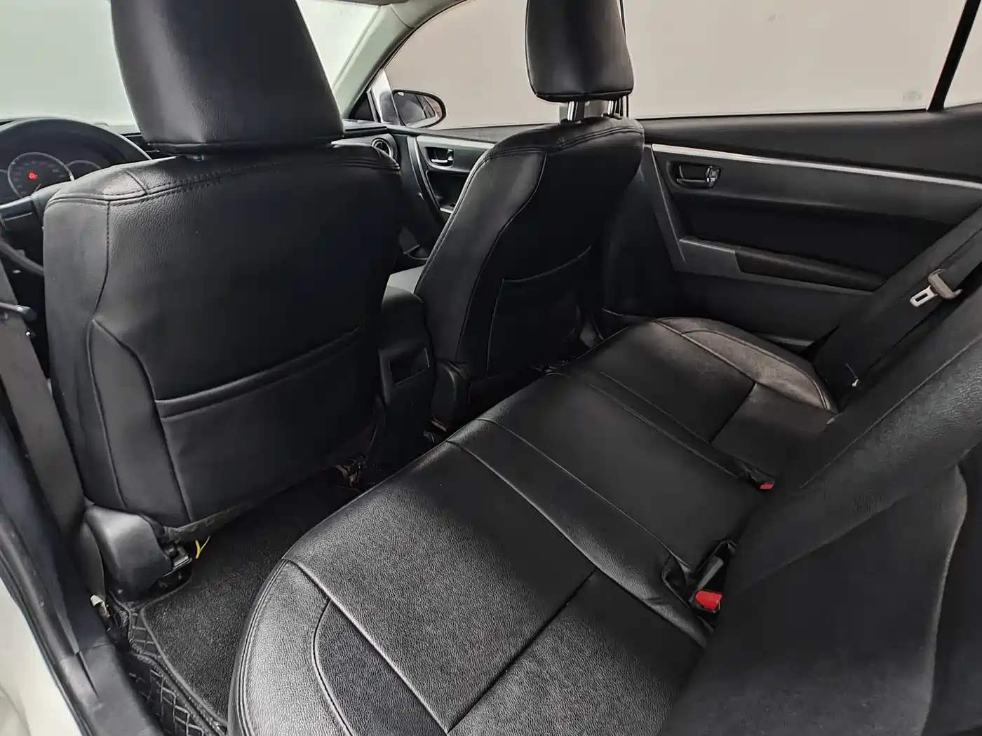 Toyota Corolla 2017 Facelift 1.2T S-CVT GL фото 9