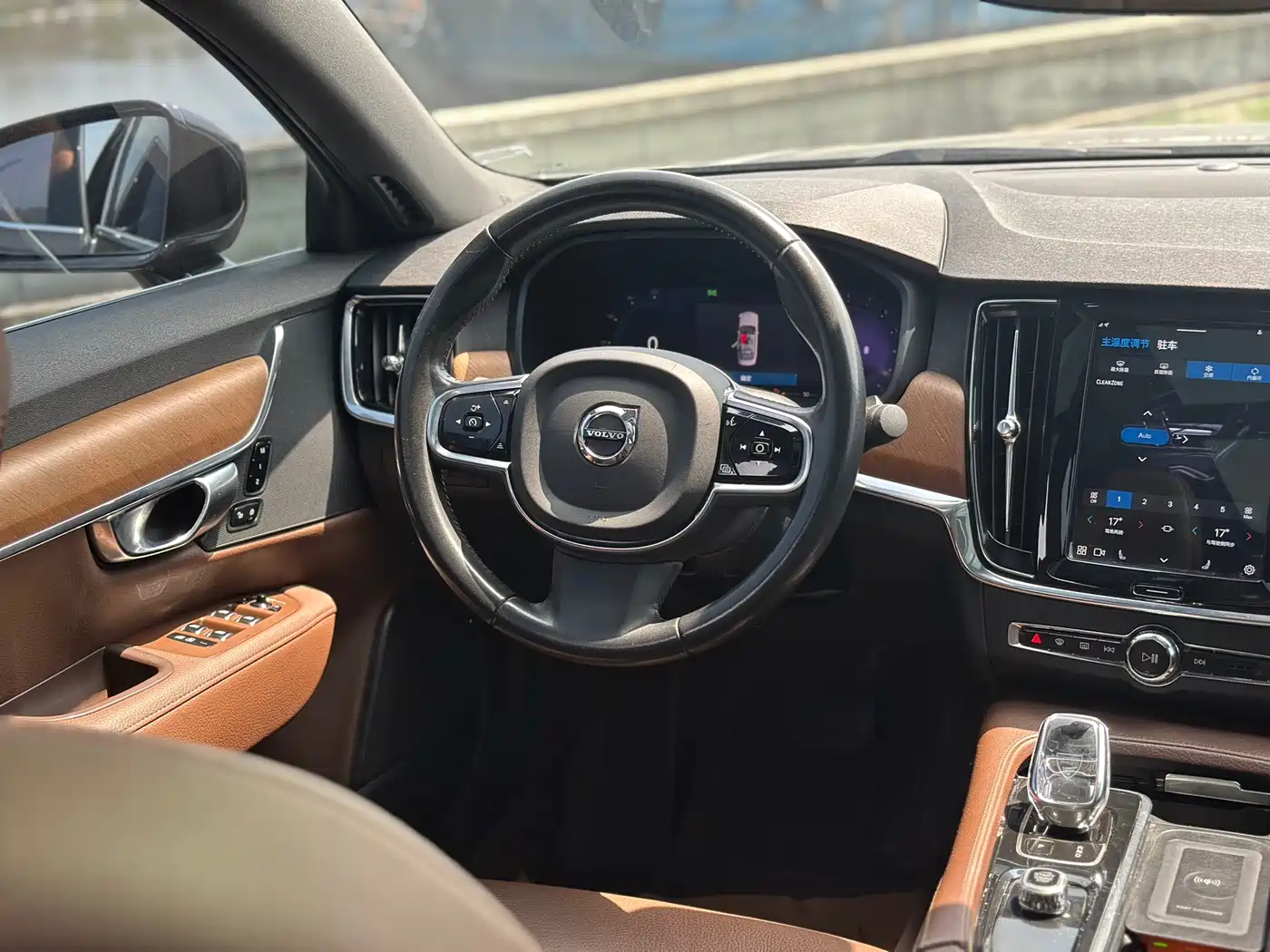 Фото 9 - Volvo S90