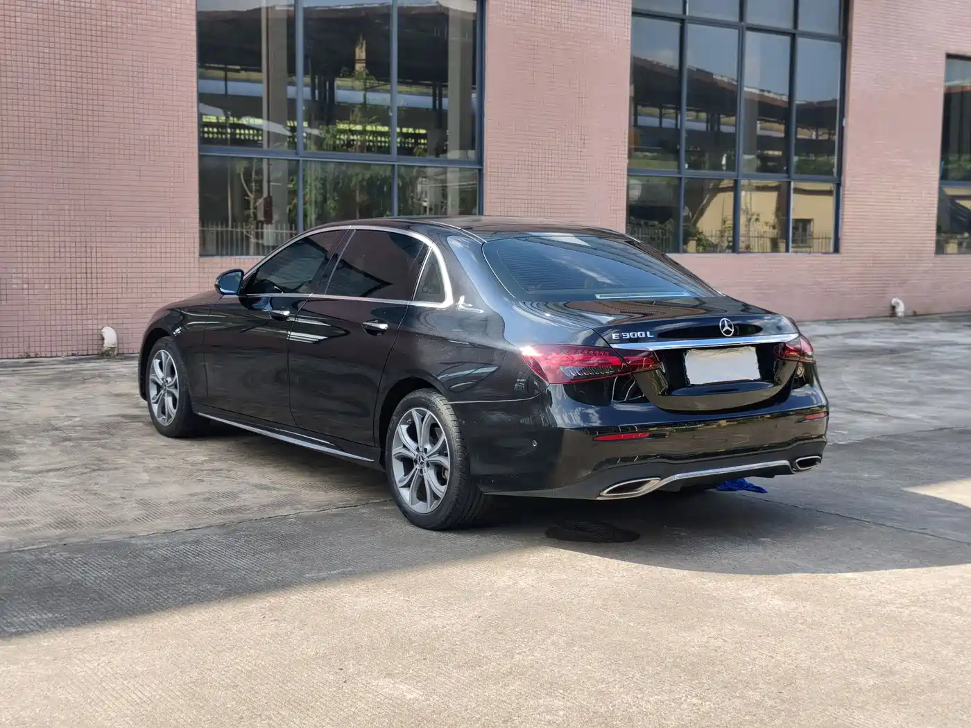 Mercedes-Benz E-Class 2023 Facelift E 300 L Sport Luxury фото 4