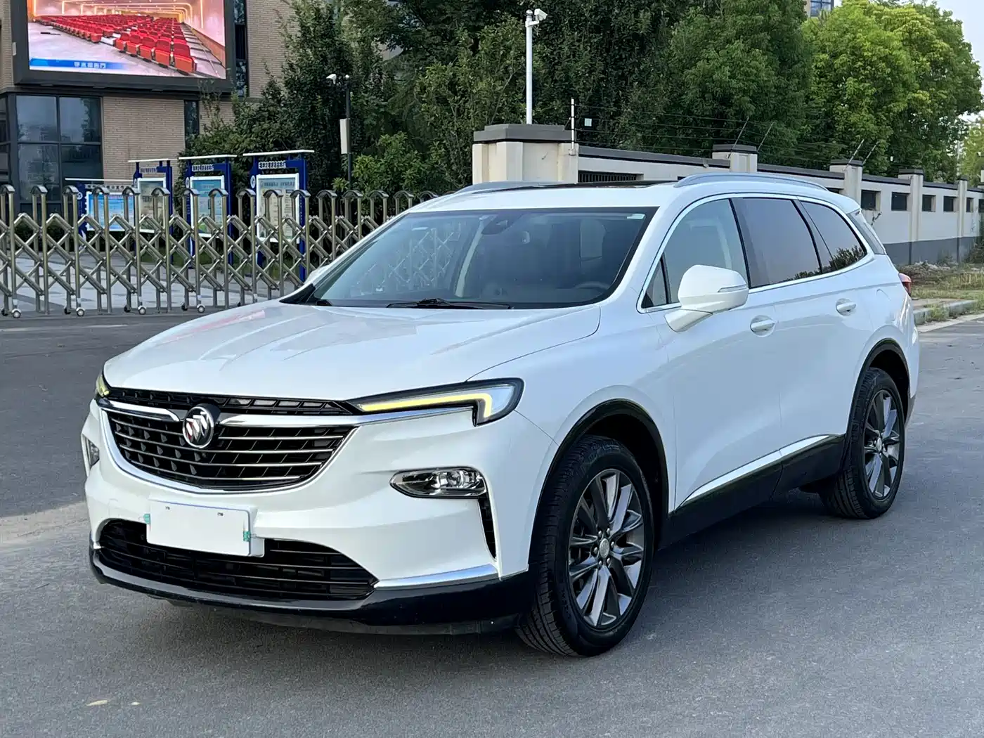 Фото 1 - Buick Enclave