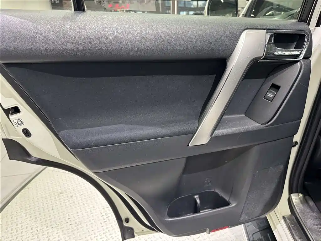 Toyota Prado 2015 2016 2.7L Auto Standard Edition