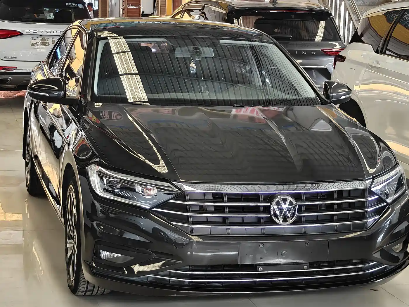VOLKSWAGEN SAGITAR