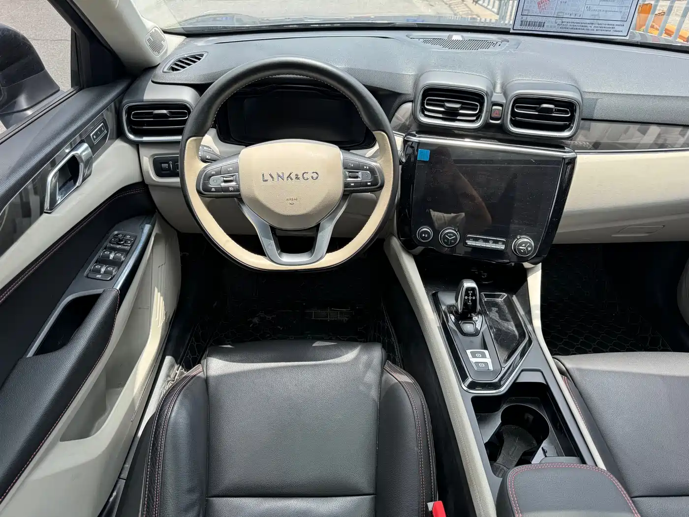 Lynk & Co 02 2018 1.5T DCT 2WD Shine Edition China V фото 7