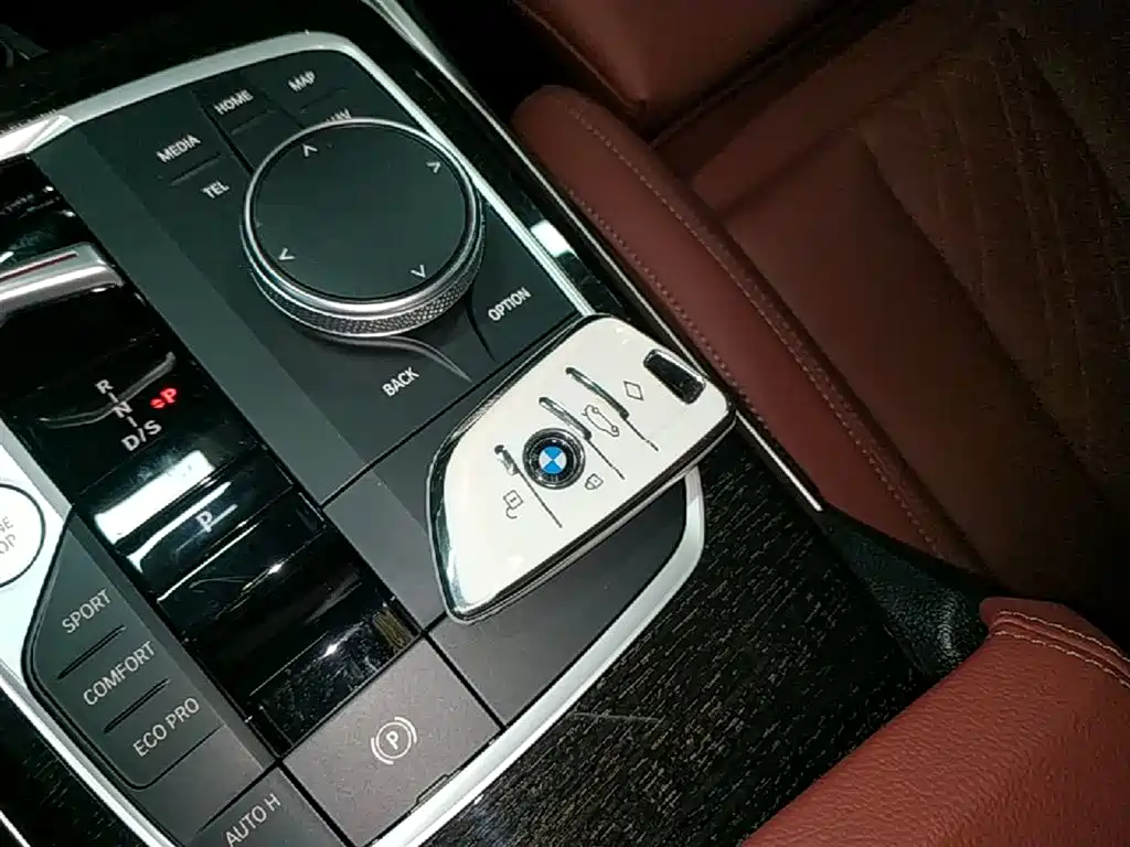 BMW 3 Series 2024 325Li M Sport Package фото 9