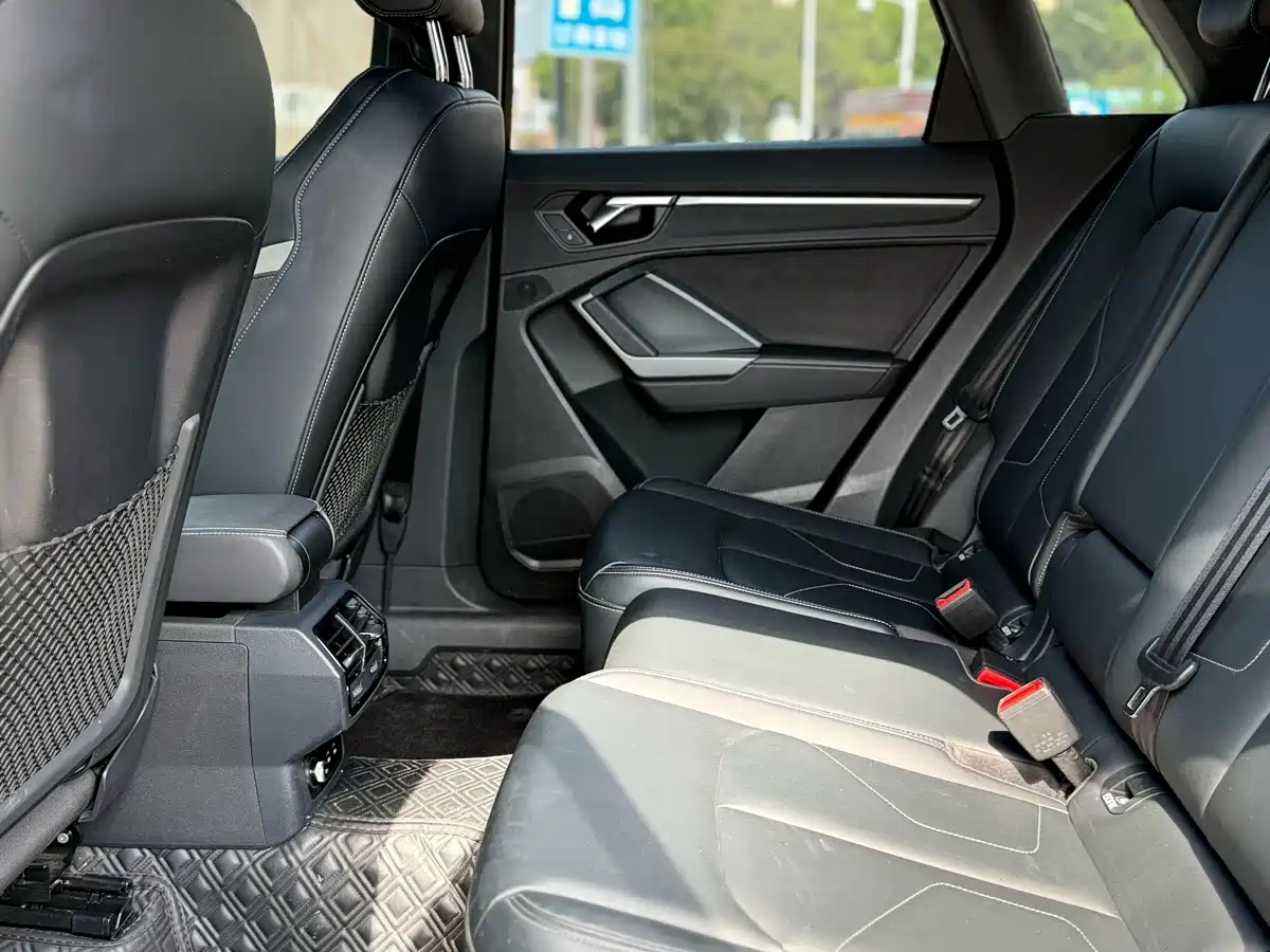 Фото 16 - Audi Q3