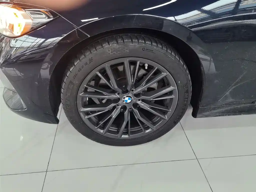 BMW 3 Series 2023 325Li M Sport Black Night Package фото 23