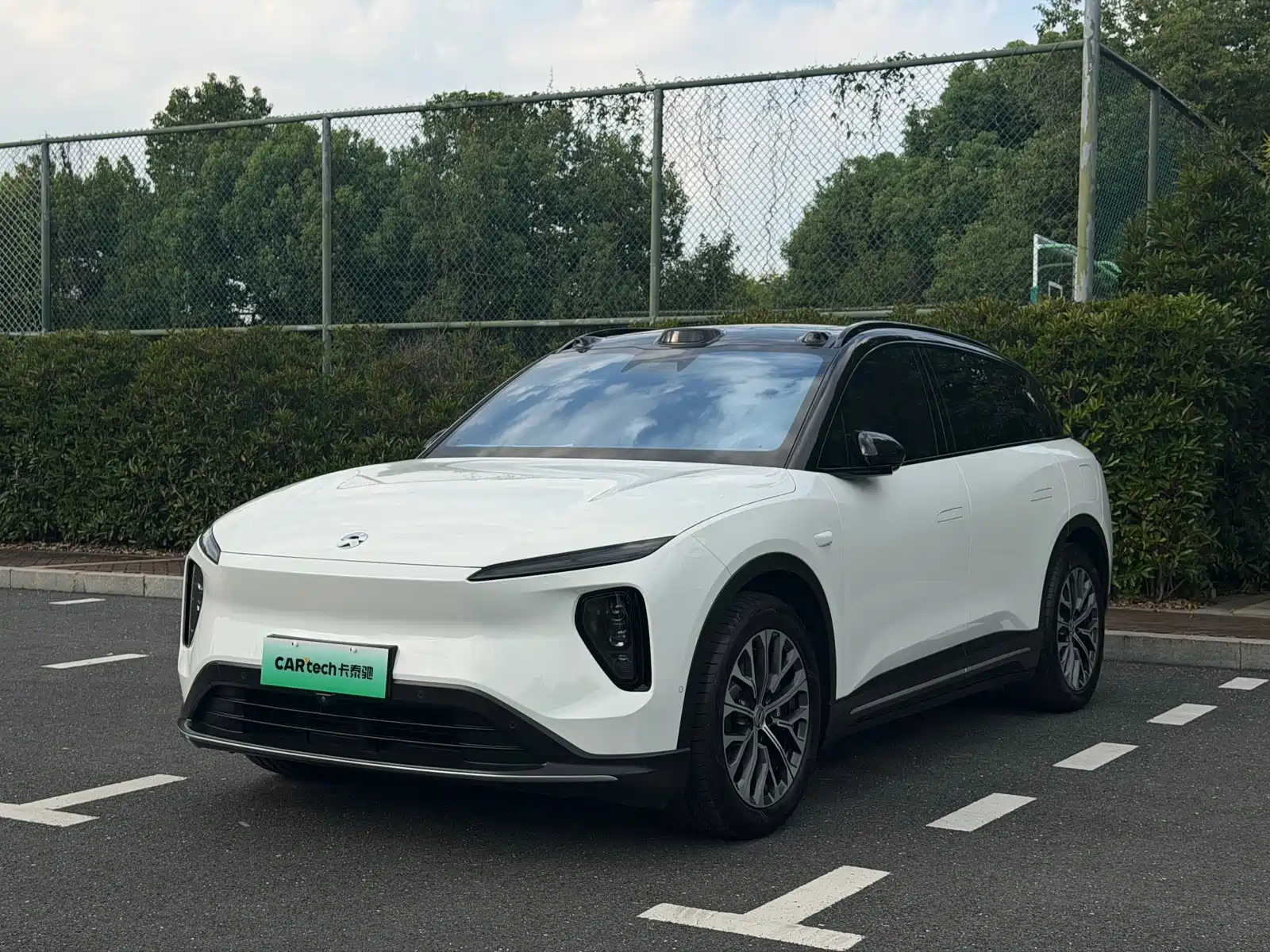 Фото 1 - NIO ES6