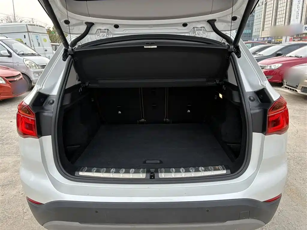 BMW X1 2019 sDrive18Li Premium Model фото 22