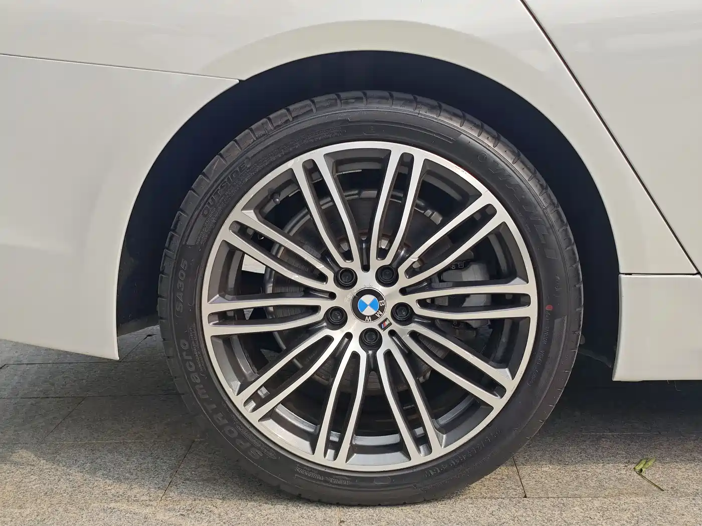 BMW 5 Series 2019 530Li Leading M Sport Package фото 12