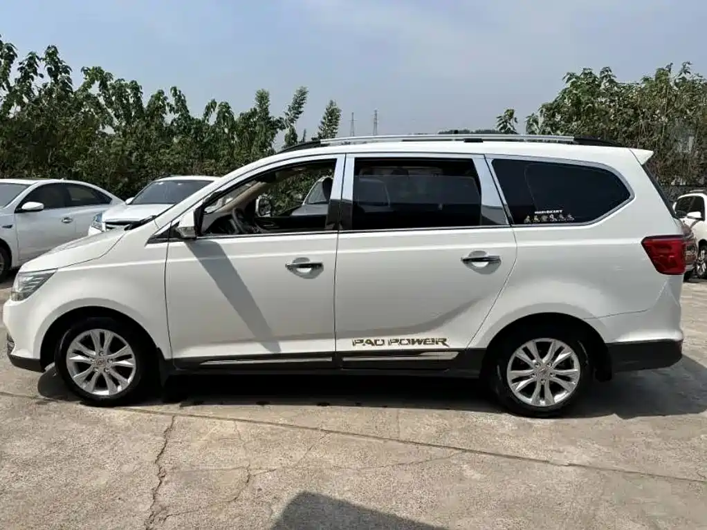Baojun 730 2015 2016 1.5L Manual Comfort 7-seater China V