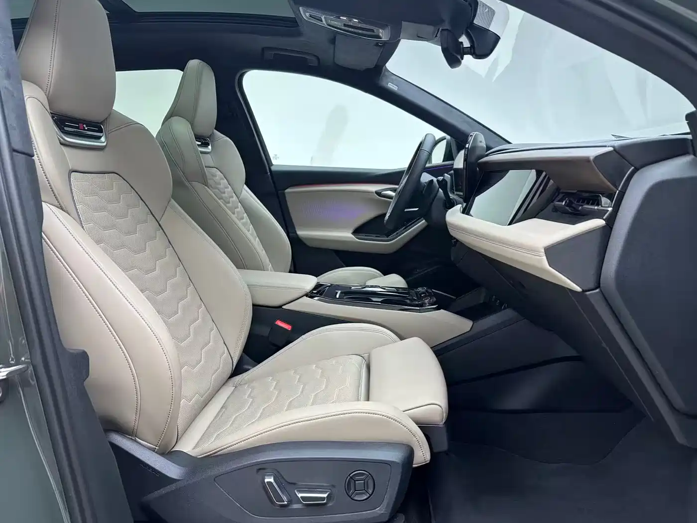 Audi Q6L e-tron 2025 Model Pioneer Edition фото 5
