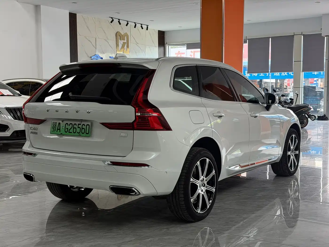 Volvo XC60 Plug-in Hybrid 2021 2021 T8 E-Drive Hybrid Inscription Luxury