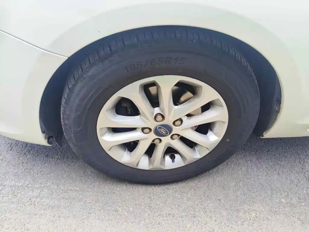 Фото 7 - Ford Focus