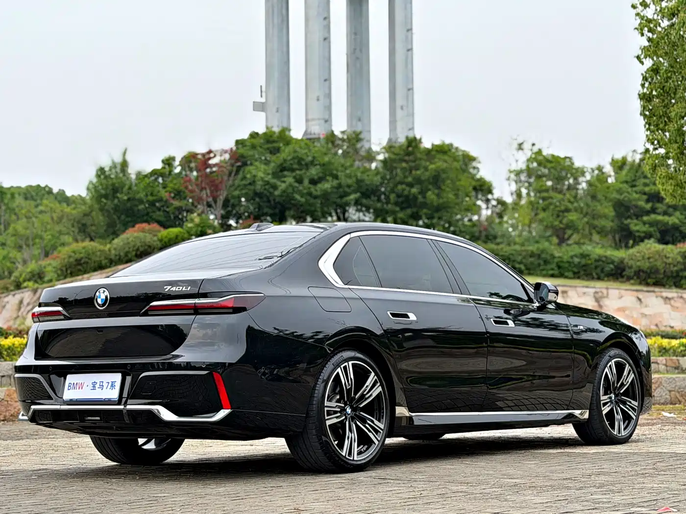 BMW 7 Series 2023 Model 740Li Leading M Sport Package фото 19