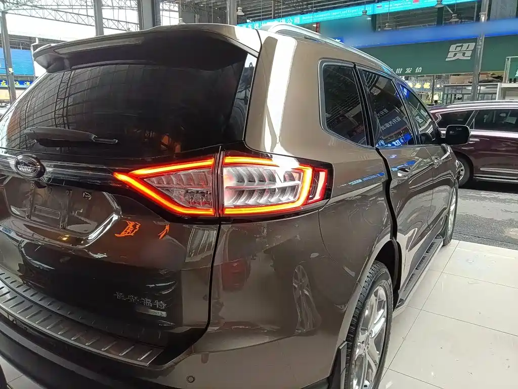 Ford Edge 2017 2016 EcoBoost 245 2WD Luxury 7-Seater