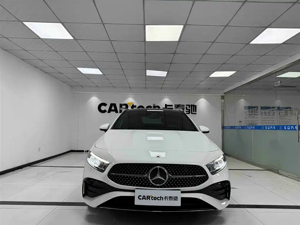 Mercedes-Benz A-Class 2024 A 200 L Fashion Edition фото 3