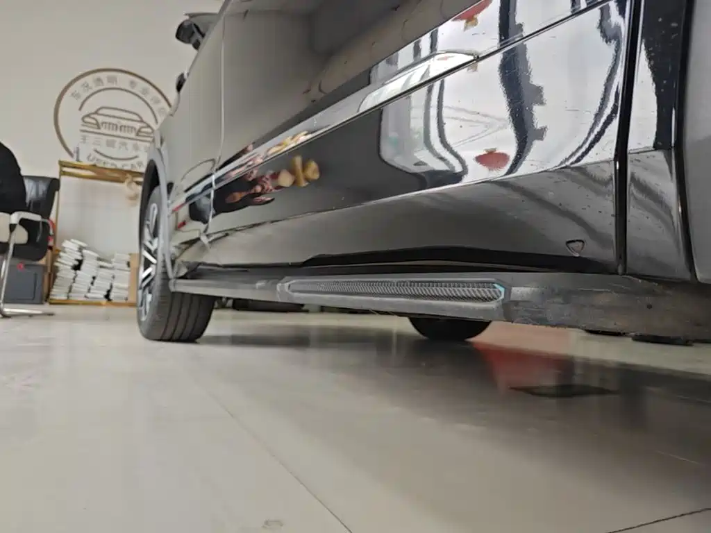 Photo 21 - Volkswagen Tiguan L