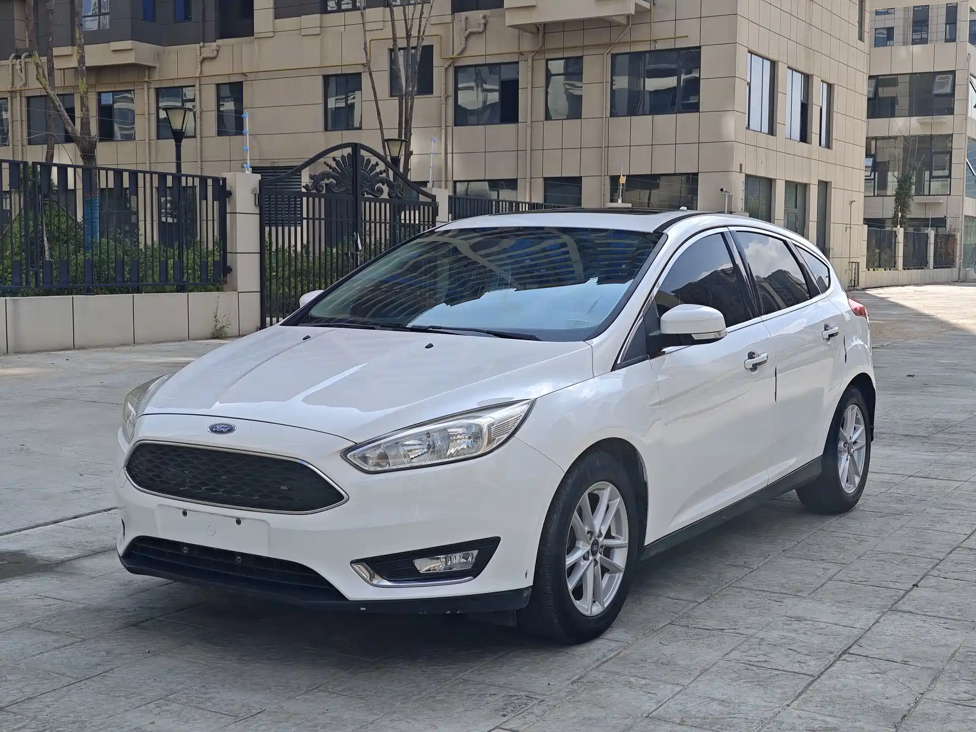 Фото 1 - Ford Focus